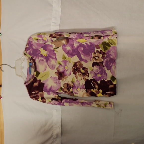 Vera wang size small long sleeved tee - Picture 1 of 4